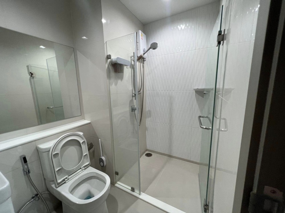 Condo for rent, Life Asoke Hype, complete with electrical appliances You can't miss it!!