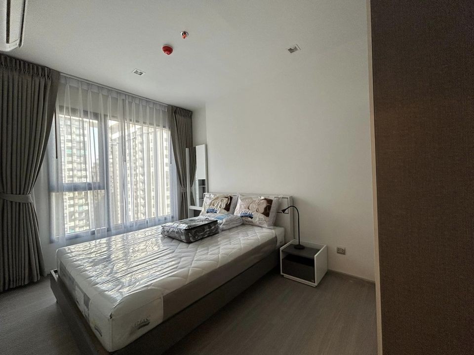 Condo for rent, Life Asoke Hype, fully furnished and ready to move in. Don't wait, book now.