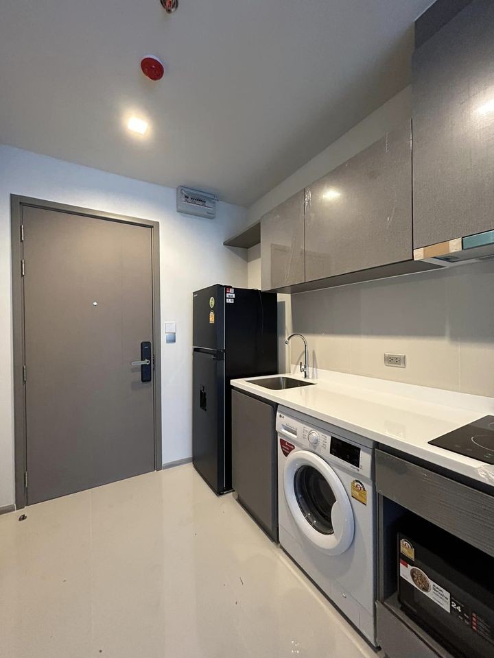 Condo for rent, Life Asoke Hype, fully furnished and ready to move in. Don't wait, book now.