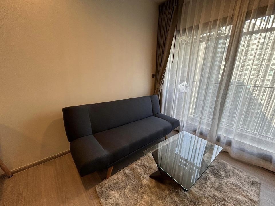 Condo for rent, Life Asoke Hype, fully furnished and ready to move in. Don't wait, book now.