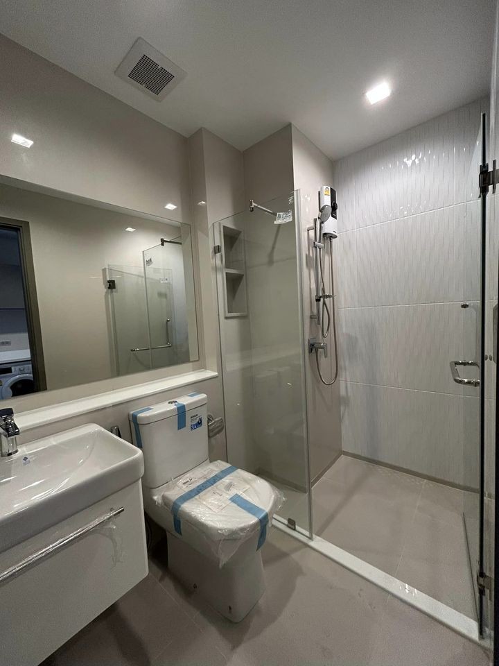 Condo for rent, Life Asoke Hype, fully furnished and ready to move in. Don't wait, book now.