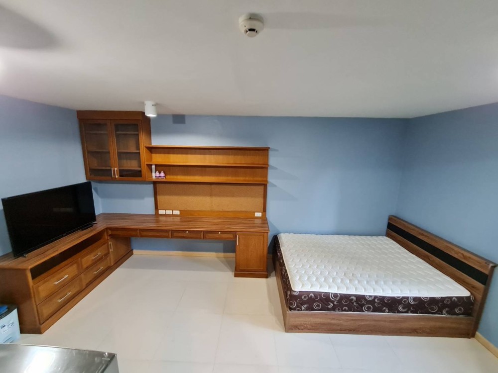 Condo for rent, IRIS Avenue, On Nut - Wongwaen, corner room, fully furnished, ready to move in. Can't miss it.