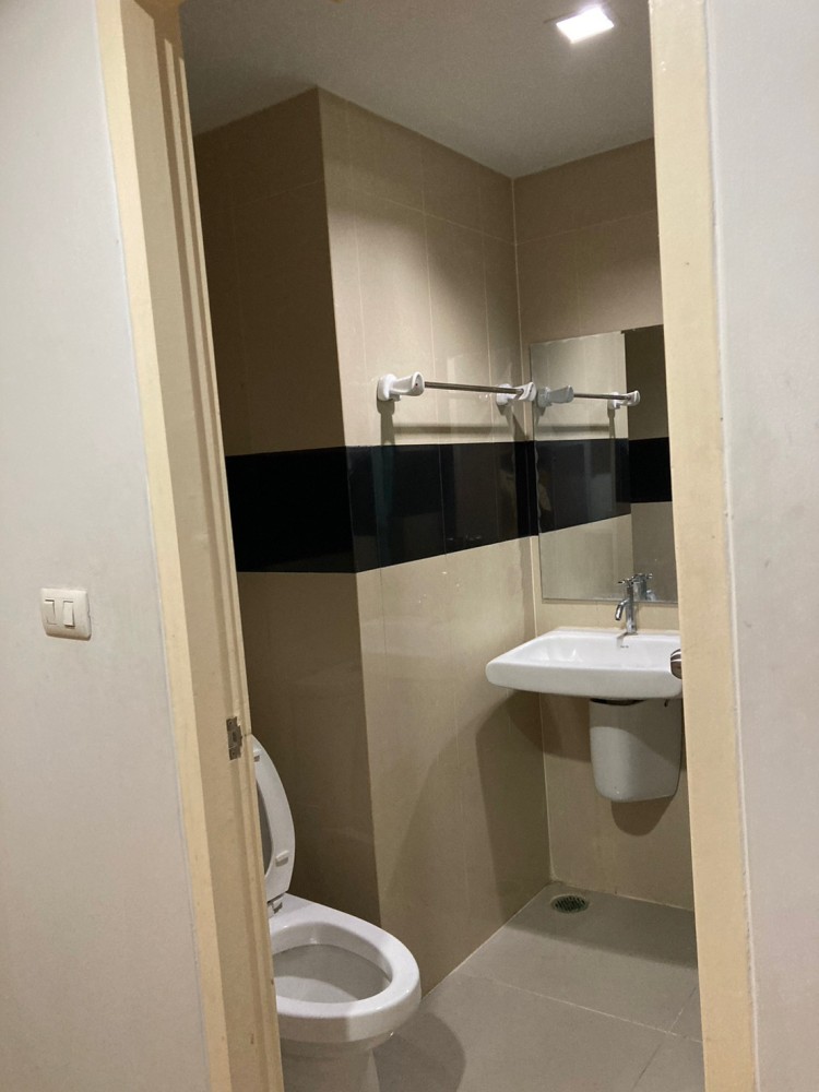 Condo for rent, Iris Avenue On Nut - Wongwaen, fully furnished, ready to move in, convenient to travel, book now.