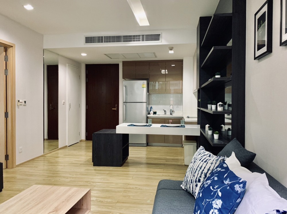 Urgent for rent !! Siri at Sukhumvit is located in the heart of the major commercial district. Convenient and fast travel by train. Book now !!
