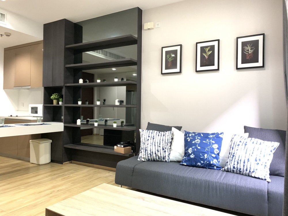 Urgent for rent !! Siri at Sukhumvit is located in the heart of the major commercial district. Convenient and fast travel by train. Book now !!