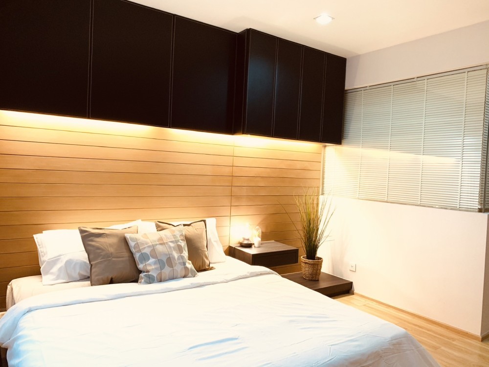 Urgent for rent !! Siri at Sukhumvit is located in the heart of the major commercial district. Convenient and fast travel by train. Book now !!