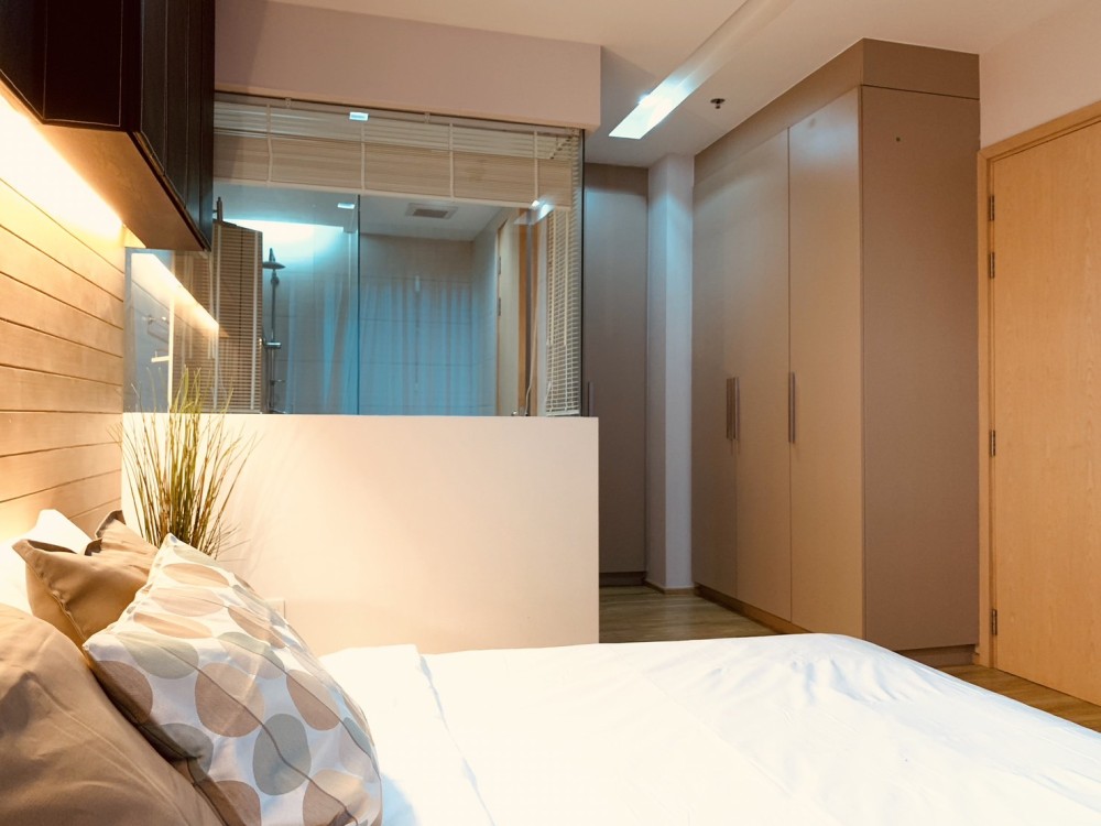Urgent for rent !! Siri at Sukhumvit is located in the heart of the major commercial district. Convenient and fast travel by train. Book now !!