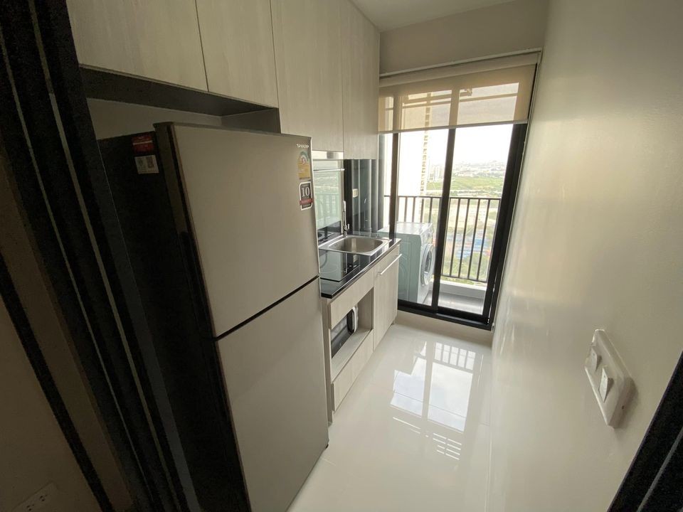 For rent, Niche Mono, Mega Space Bangna, Rim room, quiet, complete electrical appliances. Reserve first, stay first.