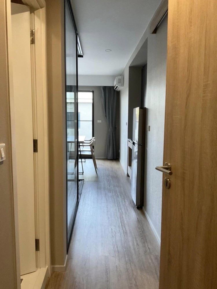 For rent, Blossom Condo @ Sathorn-Charoenrat fully furnished Electrical appliances are ready. Hurry up to reserve!