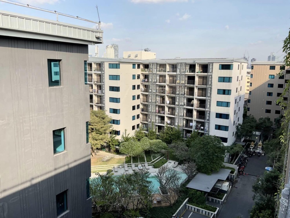 For rent, Blossom Condo @ Sathorn-Charoenrat fully furnished Electrical appliances are ready. Hurry up to reserve!