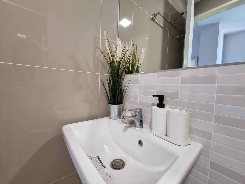 For rent or sale, Plum Condo Saphan Mai, simple decorated room, inviting, comes with facilities. Let me tell you that you don't miss it.