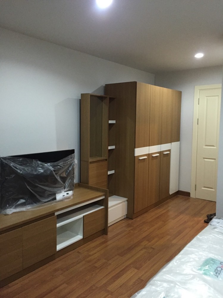 For rent, Regent Home 18 Chaengwattana-Laksi, well furnished, complete facilities. You can finish this room.