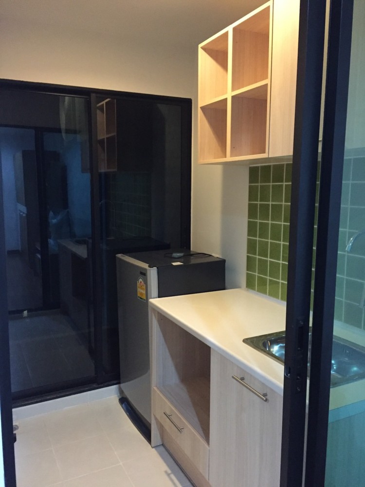 For rent, Regent Home 18 Chaengwattana-Laksi, well furnished, complete facilities. You can finish this room.