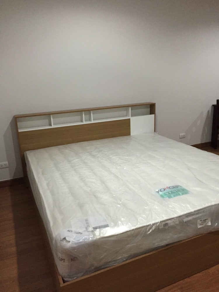 For rent, Regent Home 18 Chaengwattana-Laksi, well furnished, complete facilities. You can finish this room.