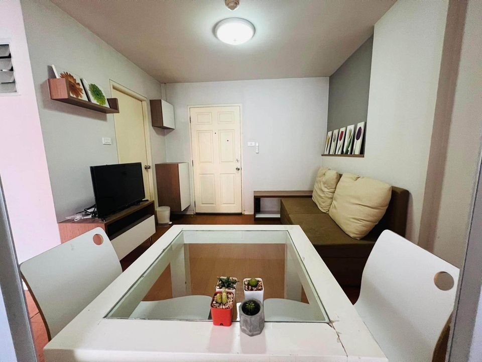 For rent Lumpini Town Bodindecha-Ramkhamhaeng Partition room Great bed, very comfortable to sleep Hurry up to reserve now.