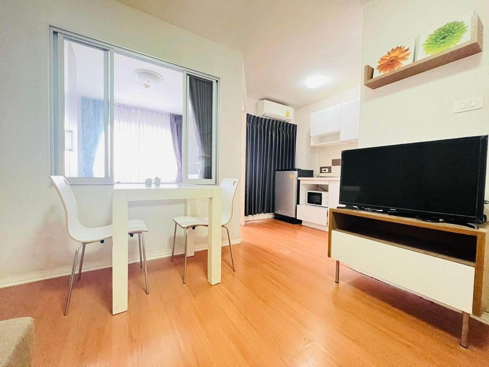 For rent Lumpini Town Bodindecha-Ramkhamhaeng Partition room Great bed, very comfortable to sleep Hurry up to reserve now.