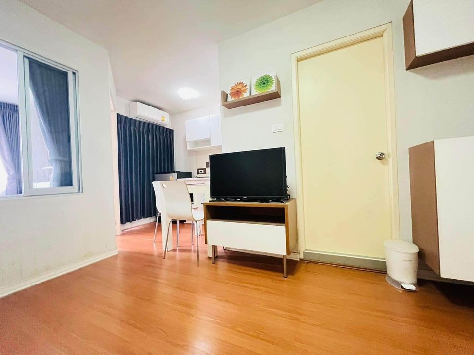 For rent Lumpini Town Bodindecha-Ramkhamhaeng Partition room Great bed, very comfortable to sleep Hurry up to reserve now.