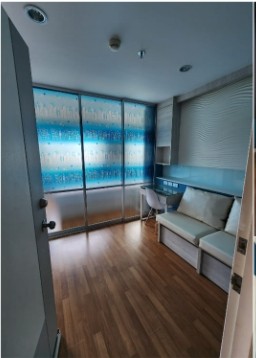 For rent, Lumpini Park Rama 9-Ratchada, bright blue room. The decoration is very nice. Good furniture. Book now.