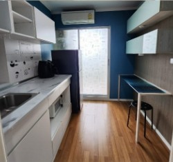 For rent, Lumpini Park Rama 9-Ratchada, bright blue room. The decoration is very nice. Good furniture. Book now.
