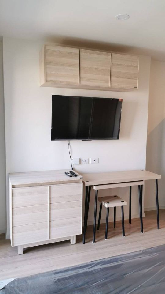 For rent, Lumpini Ville Chaengwattana-Pak Kret Station, fully furnished, carry the bag. Nicely decorated. Hurry up to reserve.