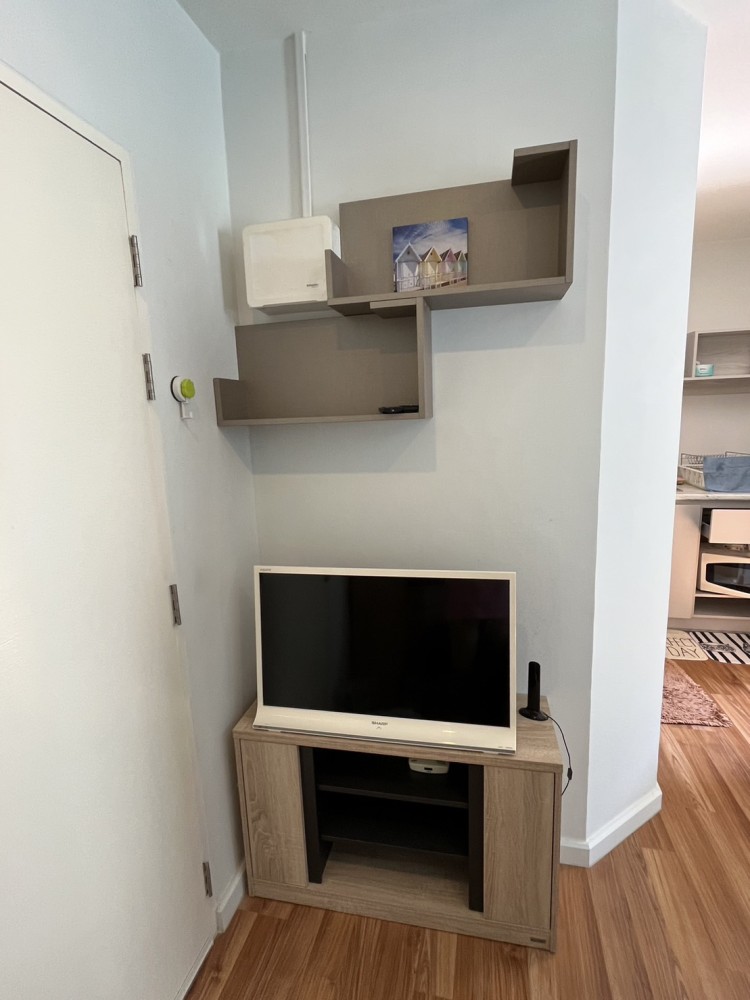 For rent, V Condo Ladkrabang, ready to move in room. Fully furnished, convenient to travel, hurry to book