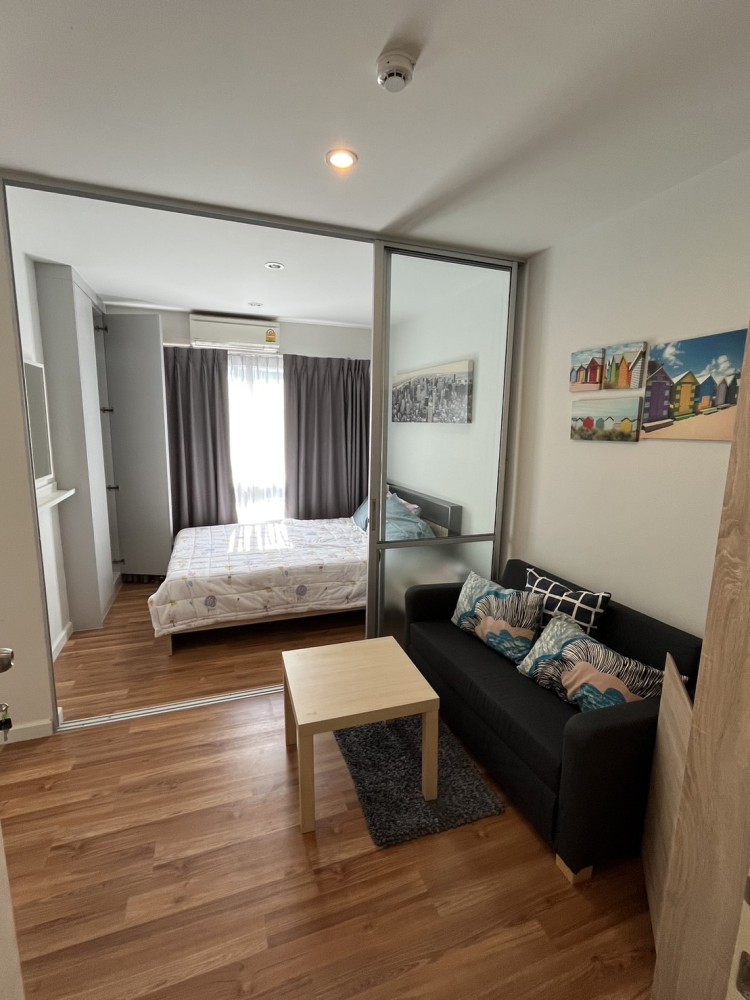 For rent, V Condo Ladkrabang, ready to move in room. Fully furnished, convenient to travel, hurry to book