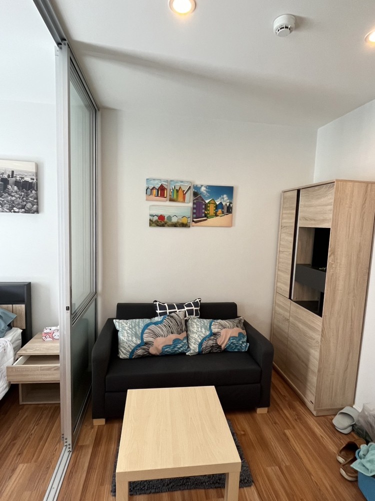 For rent, V Condo Ladkrabang, ready to move in room. Fully furnished, convenient to travel, hurry to book