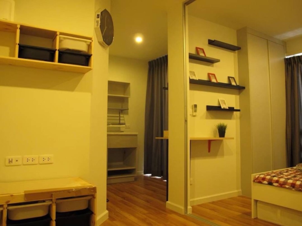 For rent, V Condo Lat Krabang, beautiful room, good location, convenient transportation, ready to move in. Hurry up and book now!!