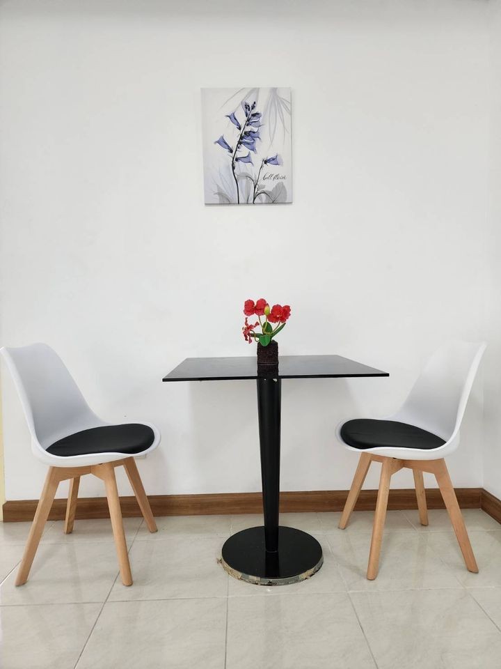 For rent, Supalai Park, Tiwanon intersection, city view, wide balcony, decorated in bright colors, very inviting, book now.