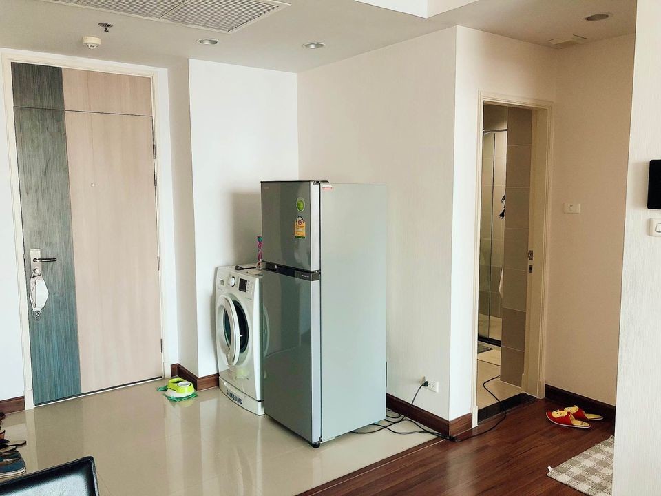 For rent, Supalai Light Sathorn-Charoenrat, nice room, clear view complete electrical appliances Reserve now.