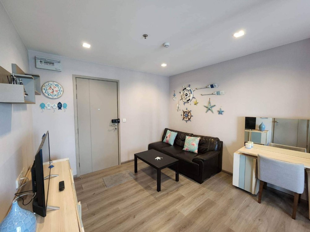 For rent, The Politan Rive, 1 bedroom, 1 bathroom, 19th floor, complete electrical appliances. Nice decoration, book now
