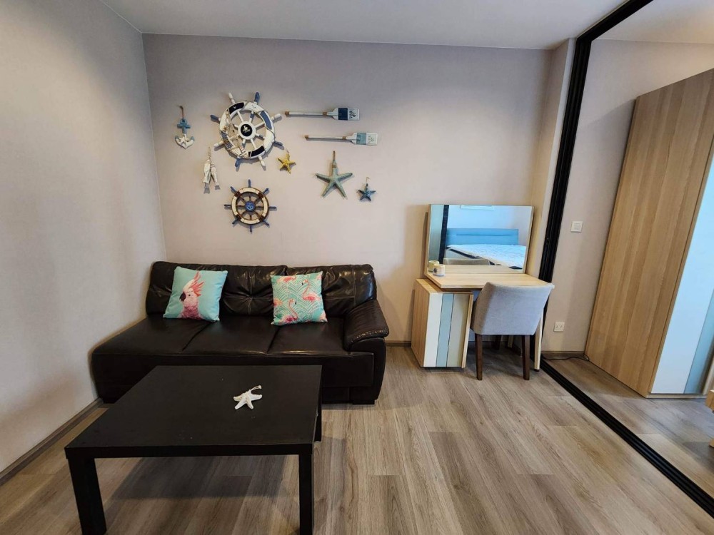 For rent, The Politan Rive, 1 bedroom, 1 bathroom, 19th floor, complete electrical appliances. Nice decoration, book now