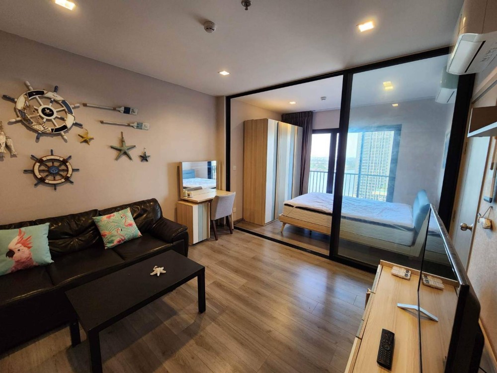For rent, The Politan Rive, 1 bedroom, 1 bathroom, 19th floor, complete electrical appliances. Nice decoration, book now