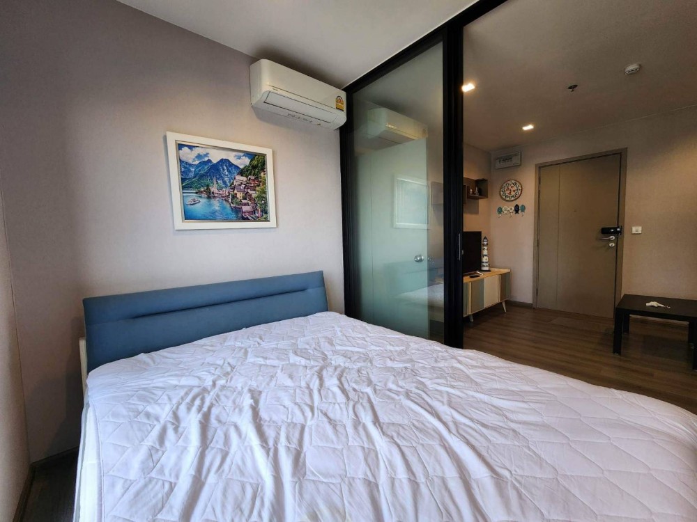 For rent, The Politan Rive, 1 bedroom, 1 bathroom, 19th floor, complete electrical appliances. Nice decoration, book now
