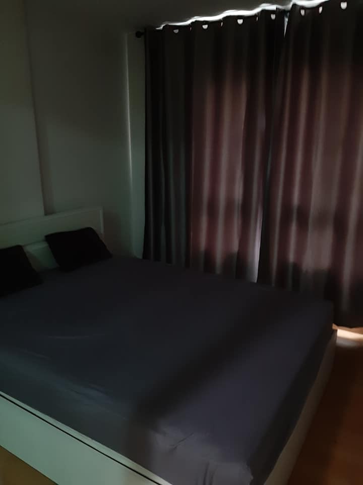 ให้เช่า เด็น วิภาวดี ห้องริม วิวสระว่ายน้ำ Sofa Bed นั่งเล่นนอนเล่นได้เลย สบายสุดๆ ห้ามพลาด