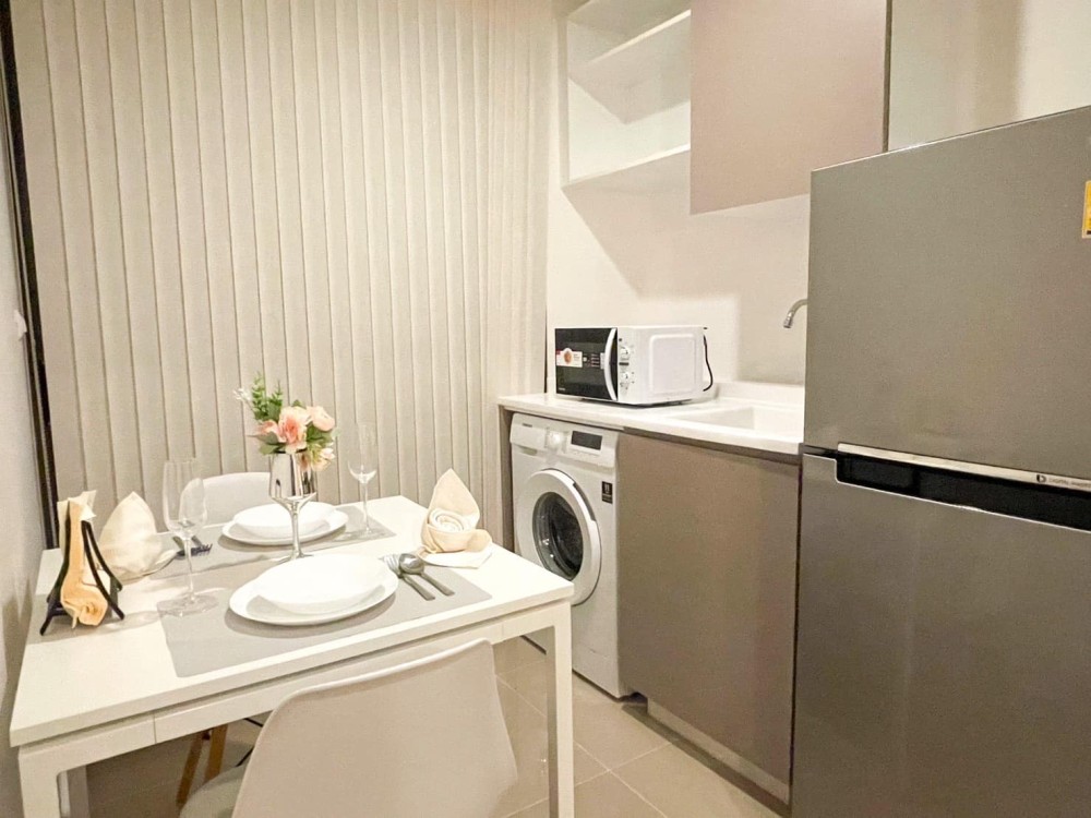 For rent, Metro Luxe Ratchada, completely new room, never had a tenant, beautiful room, fully furnished, complete with electrical appliances.