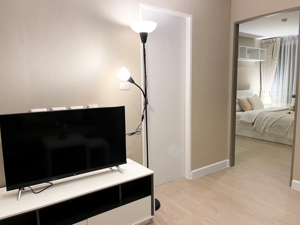 For rent, Metro Luxe Ratchada, completely new room, never had a tenant, beautiful room, fully furnished, complete with electrical appliances.