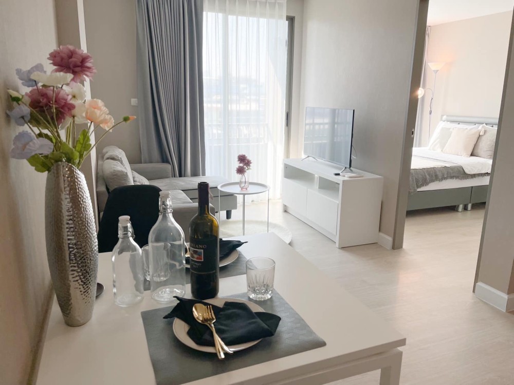 For rent, Metro Luxe Ratchada, completely new room, spacious room, beautifully decorated, can't miss it.