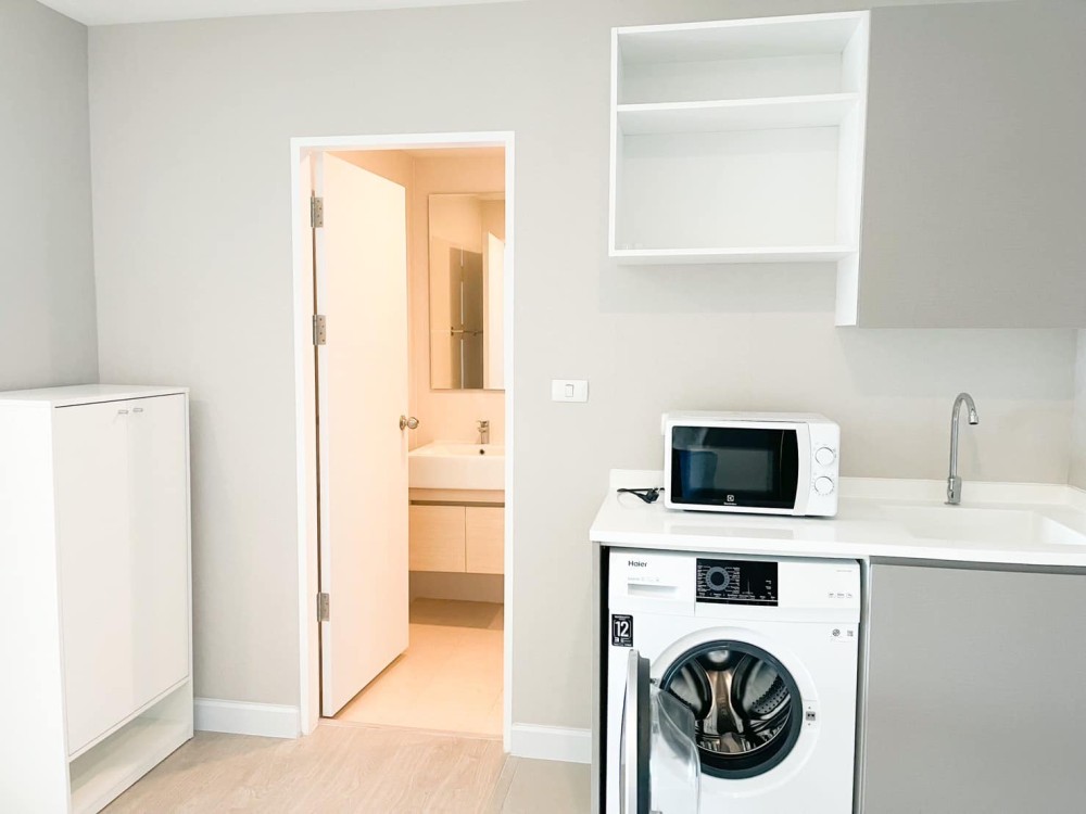 For rent, Metro Luxe Ratchada, completely new room, spacious room, beautifully decorated, can't miss it.