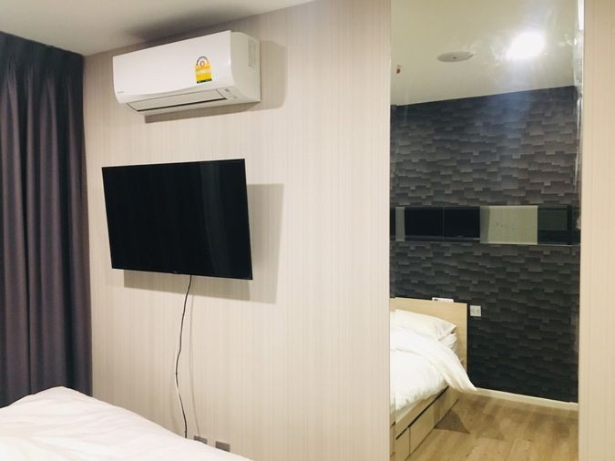 For rent, Episode Phahol - Saphan Mai, spacious room, separating the kitchen Install wallpaper in the whole room. Hurry up to reserve.