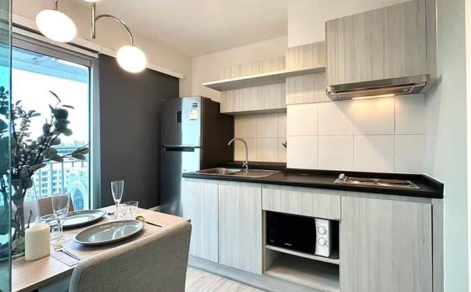 For rent: Aspire Ngamwongwan, Rim room, unblocked view, nicely decorated, well controlled tone You need to reserve this.