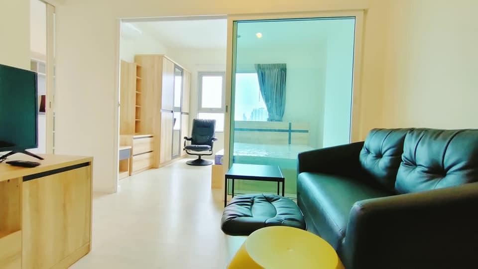 For rent, Aspire Sathorn-Thapra, clear view, airy. Good leather sofa. Very nice to sit. Book now. Hurry up.