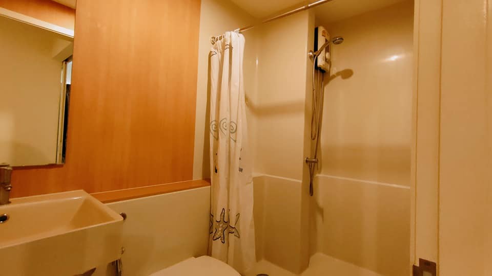 For rent, Aspire Sathorn-Thapra, clear view, airy. Good leather sofa. Very nice to sit. Book now. Hurry up.