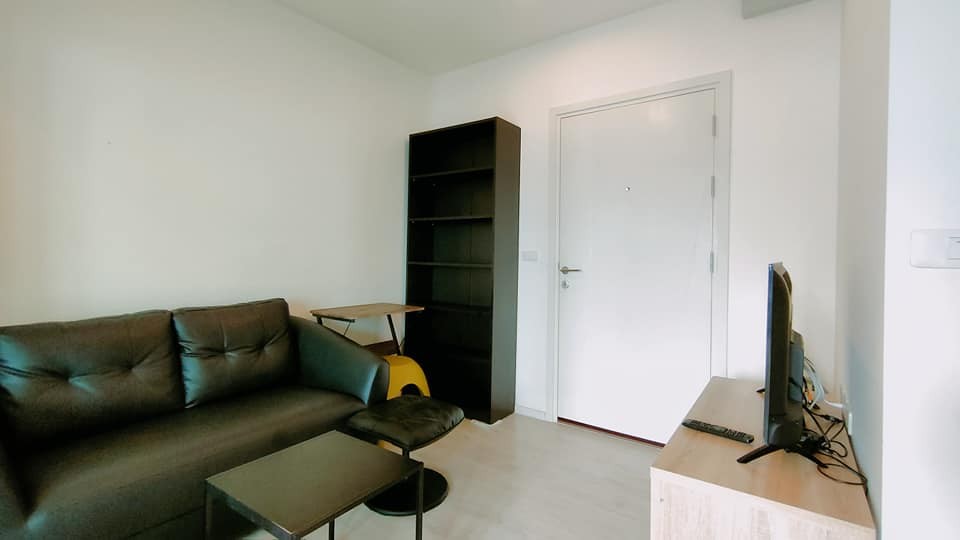For rent, Aspire Sathorn-Thapra, clear view, airy. Good leather sofa. Very nice to sit. Book now. Hurry up.