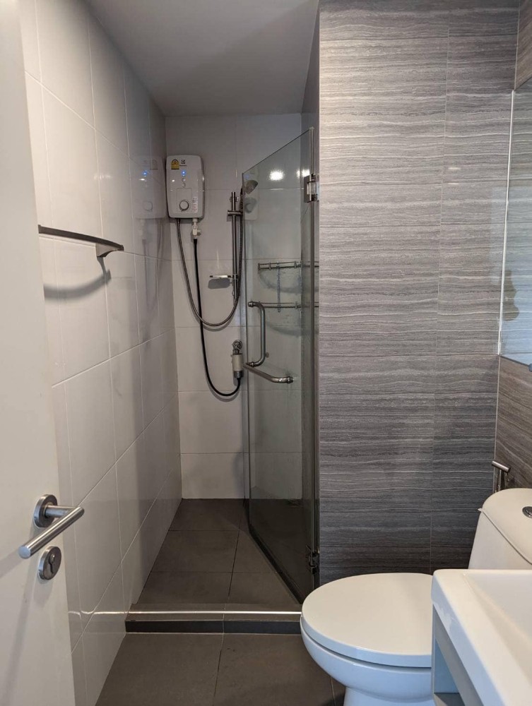 For rent, Knightsbridge Phaholyothin-Interchange, corner room, private, garden view, good atmosphere, hurry to book