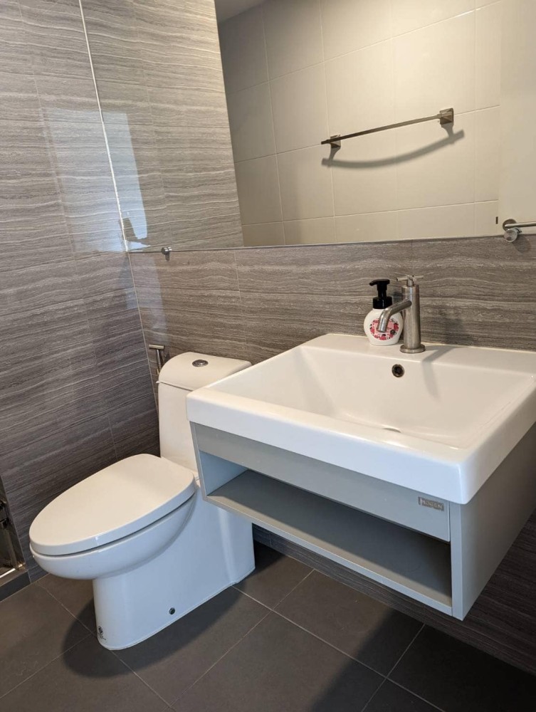 For rent, Knightsbridge Phaholyothin-Interchange, corner room, private, garden view, good atmosphere, hurry to book