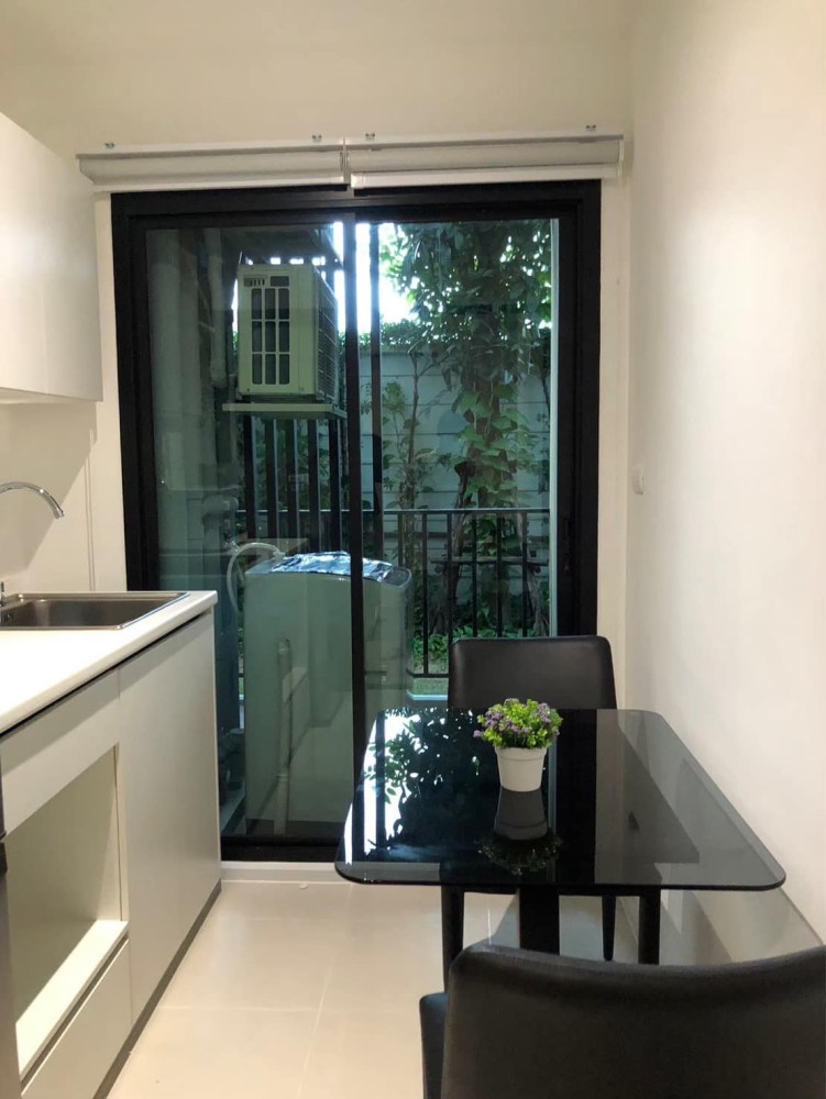 For rent, Icondo Seri Thai, Green Space, ready to move in Decorate the room nicely. Complete set of furniture. Hurry up to reserve.