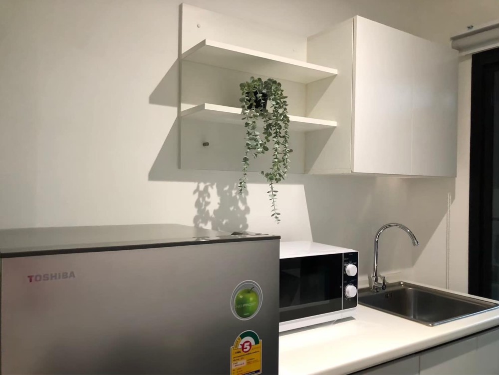 For rent, Icondo Seri Thai, Green Space, ready to move in Decorate the room nicely. Complete set of furniture. Hurry up to reserve.