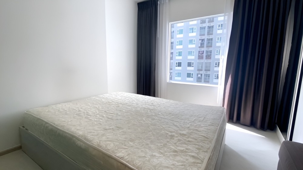 Condo for rent, Aspire Erawan, size 30 sq m, next to BTS Erawan, pool view, urgent.